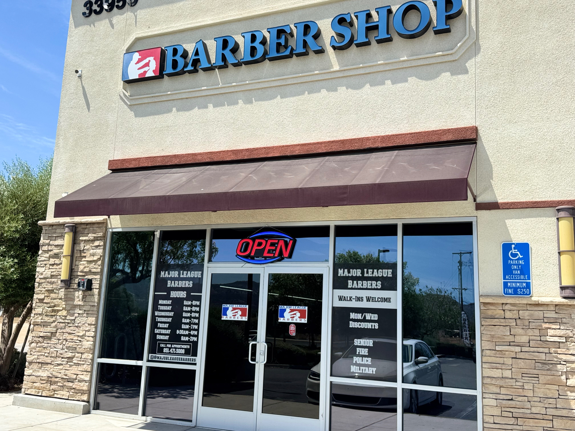 Major League Barbers storefront